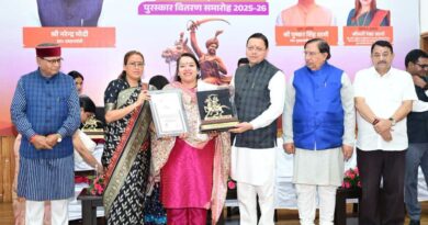 रौतेली और आंगनबाड़ी कार्यकत्री पुरस्कार से सम्मानित हुईं पौड़ी की छह मातृशक्ति