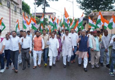 देशभक्ति के रंग में रंगा पौड़ी, तिरंगे के साथ गूंजे भारत माता की जय के जयकारे