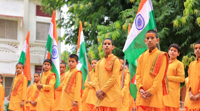 स्वतंत्रता के 80वें वर्ष पर परमार्थ गुरुकुल में राष्ट्रभक्ति और संस्कृति का भव्य संगम