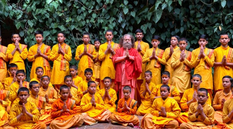 रामकृष्ण परमहंस और अटल बिहारी वाजपेयी को पुण्यतिथि पर श्रद्धांजलि