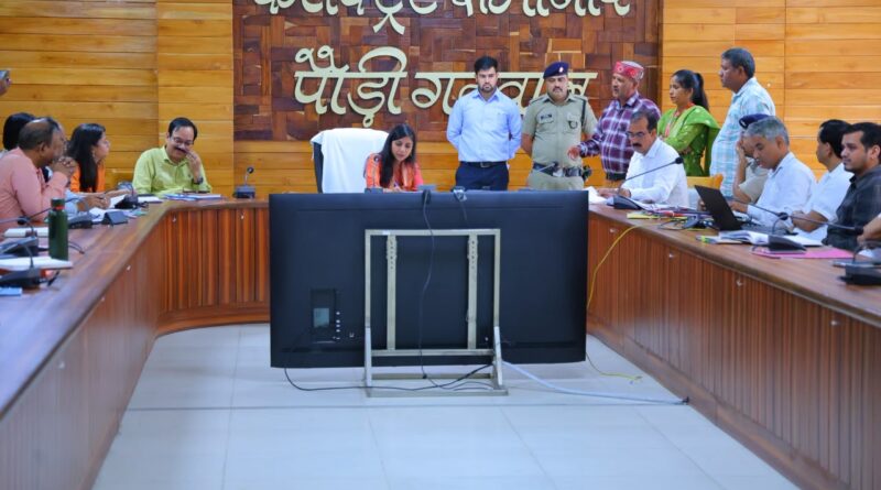जनता मिलन में 25 शिकायतों की सुनवाई, अधिकारियों को समयबद्ध निस्तारण के निर्देश