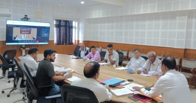 मतदाता सूची के विशेष गहन पुनरीक्षण को लेकर राजनीतिक दलों के साथ बैठक