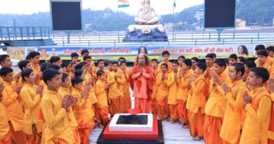 तुलसीदास जयंती पर परमार्थ निकेतन में रामभक्ति और मानस वाचन