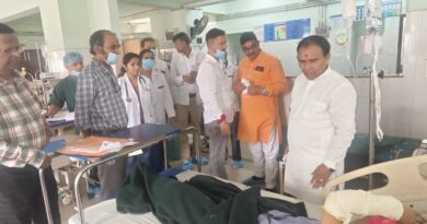 बेस अस्पताल पहुंचे कैबिनेट मंत्री, मरीजों से जाना स्वास्थ्य का हाल