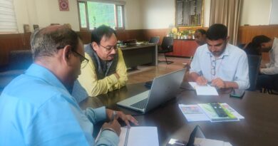 ग्राम पंचायत विकास अधिकारियों की गैरमौजूदगी पर सीडीओ नाराज