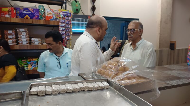 पर्वों को लेकर खाद्य सुरक्षा विभाग का विशेष अभियान, 16 प्रतिष्ठानों का निरीक्षण