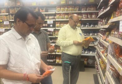 खाद्य सुरक्षा को लेकर प्रशासन सख्त, कोटद्वार में प्रतिष्ठानों का निरीक्षण और सैंपलिंग