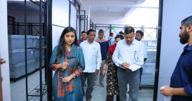 डीएम ने राजनीतिक दलों के प्रतिनिधियों की मौजूदगी में किया ईवीएम वेयरहाउस का निरीक्षण
