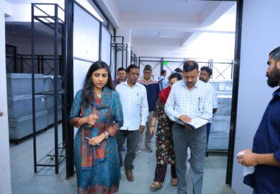 डीएम ने राजनीतिक दलों के प्रतिनिधियों की मौजूदगी में किया ईवीएम वेयरहाउस का निरीक्षण