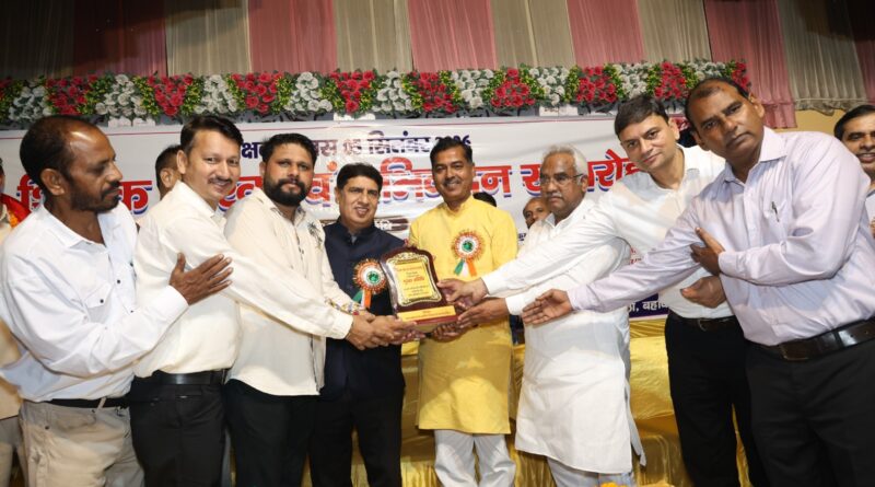 शिक्षक समाज के निर्माता, गुणवत्तापूर्ण शिक्षा के लिए नवाचार और समर्पण जरूरी: मदन कौशिक