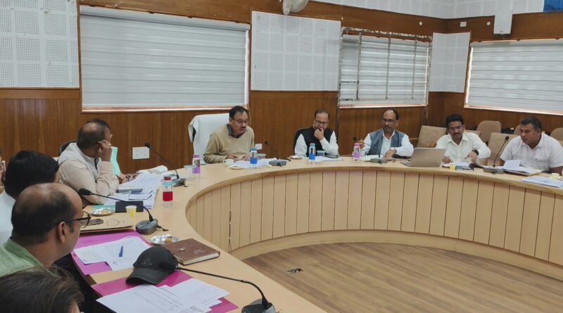 जिला योजना के कार्यों में तेजी लाने के निर्देश, 30 दिन से लंबित शिकायतों का होगा प्राथमिकता से निस्तारण