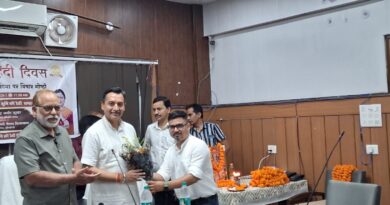 स्थानीय बोलियों को अपनाकर ही समृद्ध होगी हिंदी: प्रो. अधीर कुमार