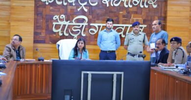 जनता मिलन में जिलाधिकारी ने शिकायतों के समयबद्ध निस्तारण के दिए निर्देश