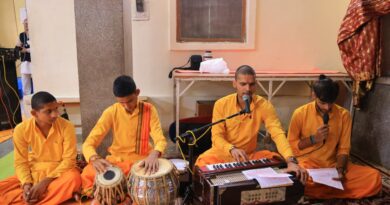 ऋषि परंपरा और तकनीकी प्रतिभा के संगम से बनेगा आत्मनिर्भर भारत : स्वामी चिदानंद