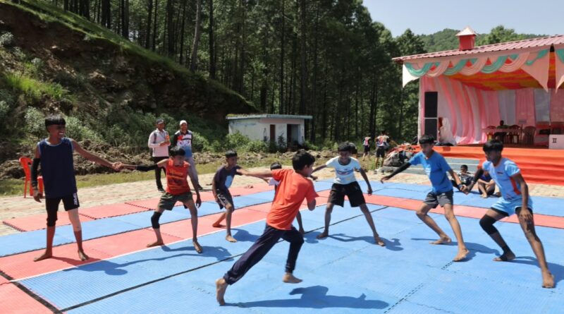 चौबट्टाखाल में विधायक चैंपियनशिप ट्राफी का आगाज, 31 न्याय पंचायतों के खिलाड़ी दिखाएंगे दमखम