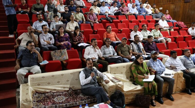 जनगणना-2027 के द्वितीय चरण के लिए कार्मिकों को दिया प्रशिक्षण