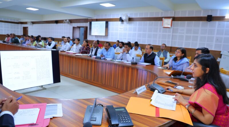 जनता दर्शन में सुनी गईं 36 जनसमस्याएं, डीएम ने दिए समयबद्ध निस्तारण के निर्देश
