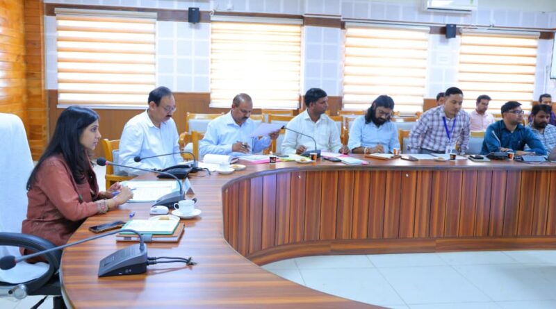 सहकारी समितियों की कार्यप्रणाली में सुधार पर डीएम का जोर