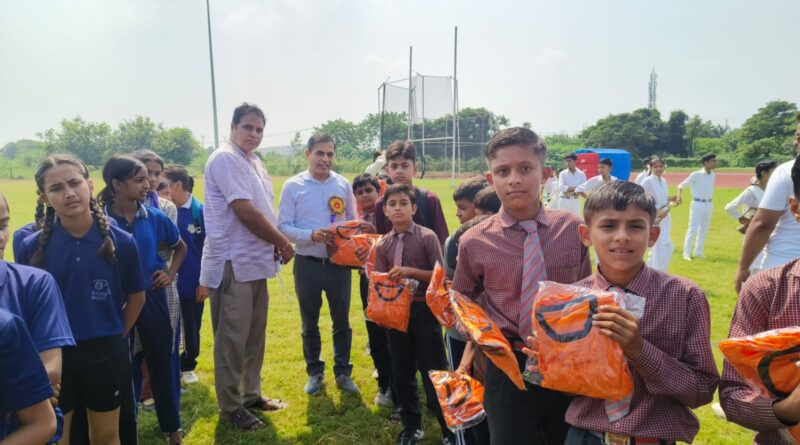 जनपद स्तरीय खेलकूद प्रतियोगिताओं का रंगारंग आगाज