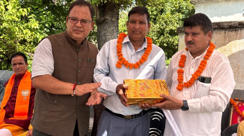 ग्राम पोगठा में सिंचाई राज्यमंत्री ऋषि कंडवाल का भव्य स्वागत, ग्रामीणों ने रखीं जनसमस्याएं