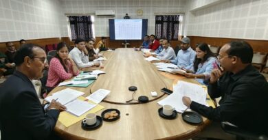 नगर निकायों की योजनाओं और विकास कार्यों की समीक्षा, समयबद्ध पूरा करने के निर्देश