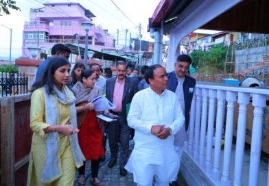 आपदा क्षति की समीक्षा को लेकर कैबिनेट मंत्री डॉ. धन सिंह रावत ने ली बैठक, अधिकारियों को त्वरित कार्रवाई के निर्देश