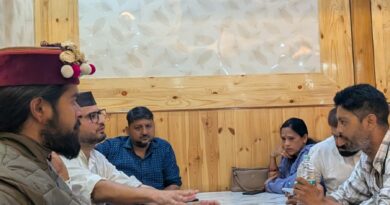 मासूम शर्मा के कार्यक्रम को लेकर CAU और मूल निवास भू-कानून संघर्ष समिति के बीच बैठक, रखी गईं शर्तें