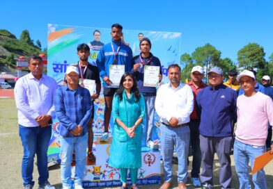 सांसद चैंपियनशिप ट्रॉफी में पहुंचीं डीएम, खिलाड़ियों का बढ़ाया उत्साह