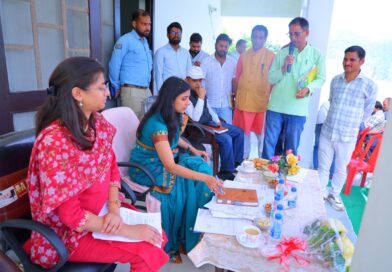 ल्वाली से घीड़ी तक पहुंचीं डीएम स्वाति एस. भदौरिया, विकास कार्यों का लिया जायजा