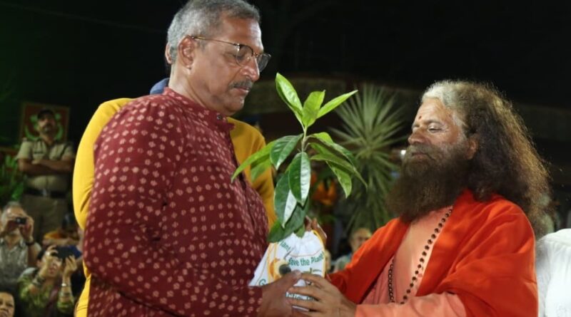 नाना पाटेकर के निधन से भारतीय सिनेमा में शोक की लहर, परमार्थ निकेतन ने दी भावभीनी श्रद्धांजलि