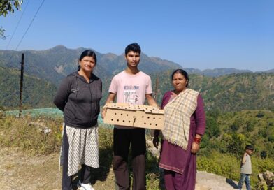 दुगड्डा में 42 लाभार्थियों को निःशुल्क कुक्कुट इकाइयां वितरित