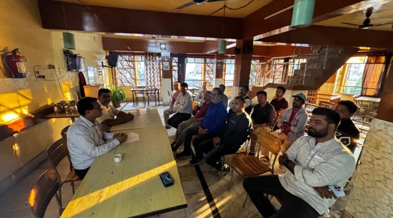 त्योहारी सीजन में खाद्य सुरक्षा विभाग सतर्क, श्रीनगर में मिठाई की दुकानों का किया निरीक्षण