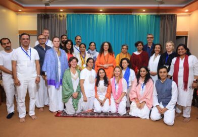 परमार्थ निकेतन में पांच दिवसीय वेदान्त योग कोर्स का समापन, साधकों ने समझा आत्मबोध का महत्व