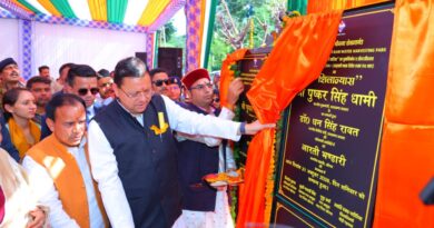 श्रीनगर में मुख्यमंत्री के स्वागत को उमड़ा जनसैलाब, 9.35 करोड़ के विकास कार्यों की सौगात